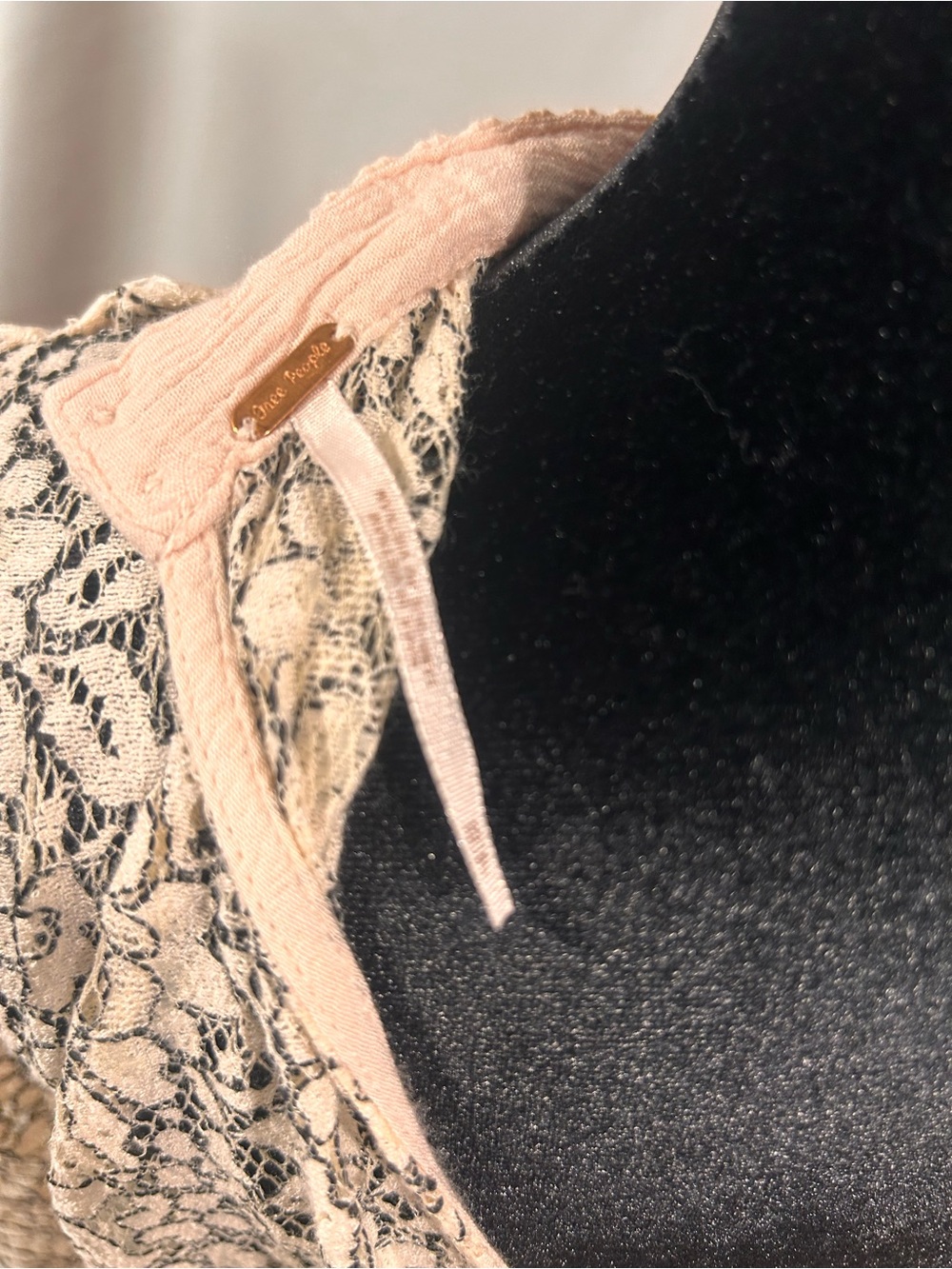 Free People Secret Origins lace tunic dress features a romantic flare sleeves - Picture 5 of 7